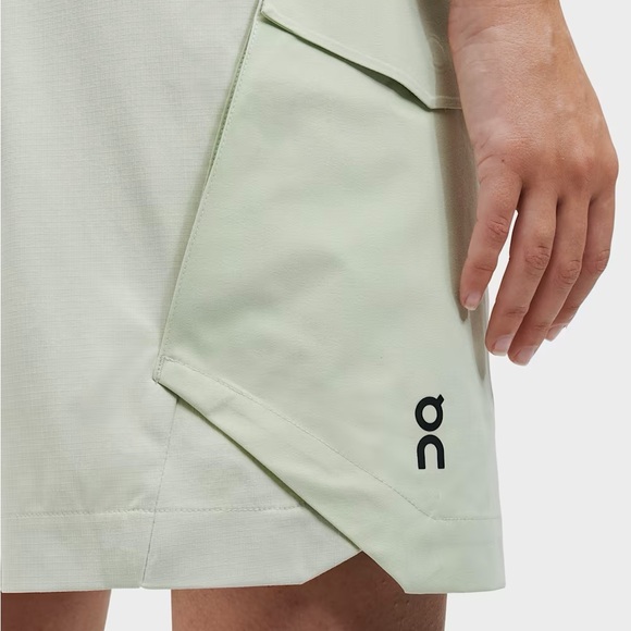 ♥️♥️♥️ ON RUNNING Explorer Black Shorts, size L - Picture 13 of 16